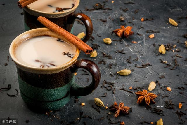 Masala Chai，香料加红茶煮出来的五香茶，印度最古老的奶茶